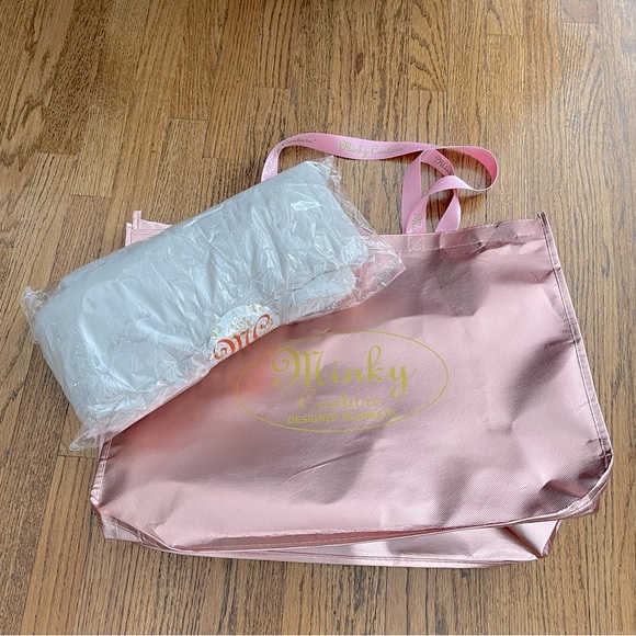 🎉SALE🎉Minky Couture Scarf - Picture 5 of 9